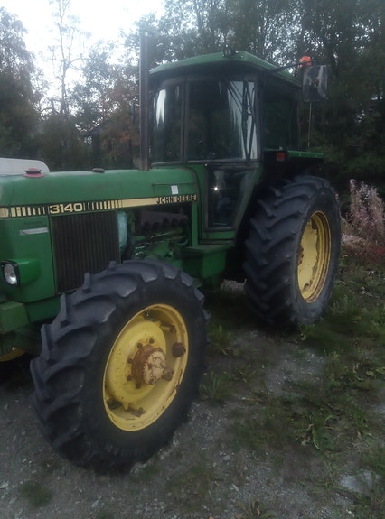 John Deere 3140 13 of 13