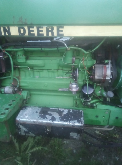 John Deere 3140 9 of 13