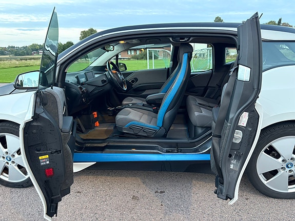 BMW i3 9 of 18