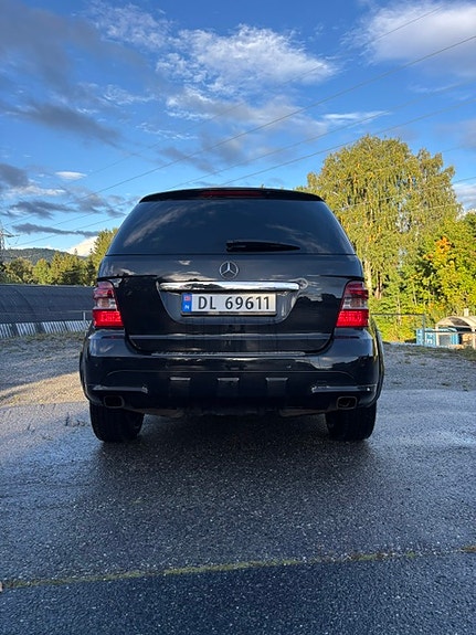 Mercedes-Benz ML320 19 of 29