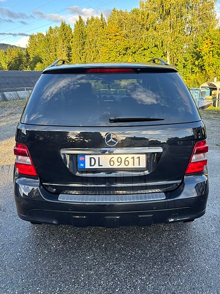 Mercedes-Benz ML320 6 of 29