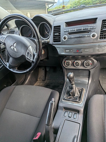 Mitsubishi Lancer 5 of 18