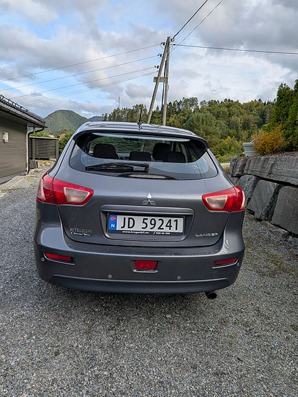 Mitsubishi Lancer 2 of 18
