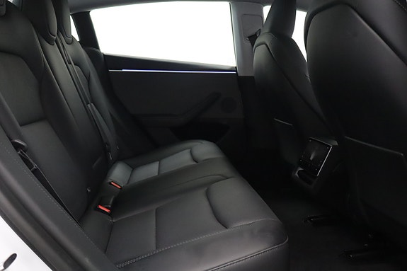 Tesla Model 3 27 of 30