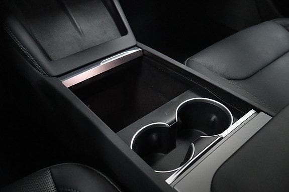Tesla Model 3 22 of 30