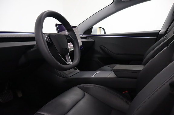 Tesla Model 3 7 of 30