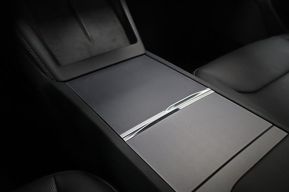 Tesla Model 3 21 of 30