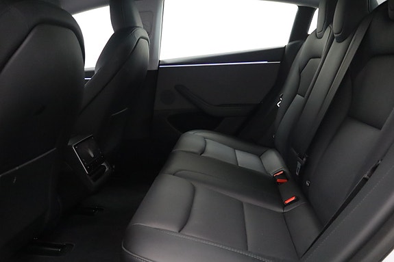 Tesla Model 3 26 of 30