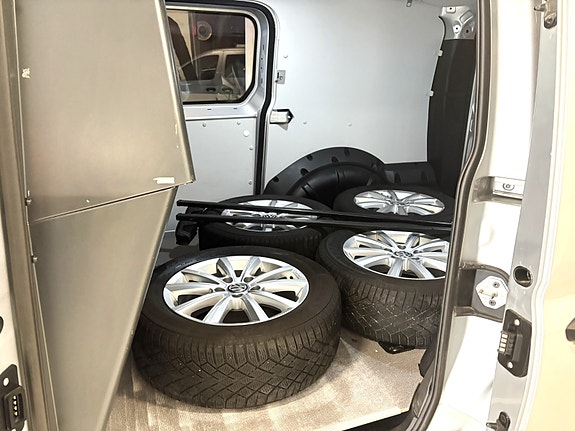 Volkswagen Caddy 24 of 30