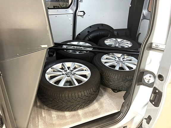Volkswagen Caddy 27 of 30