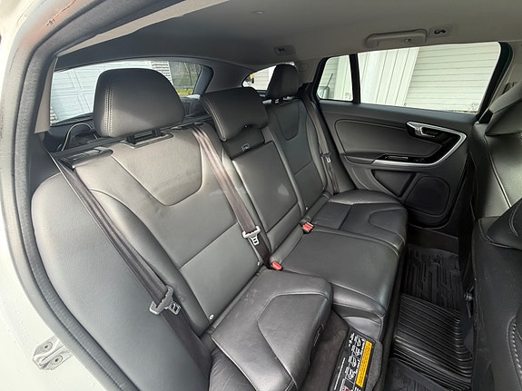 Volvo V60 25 of 30
