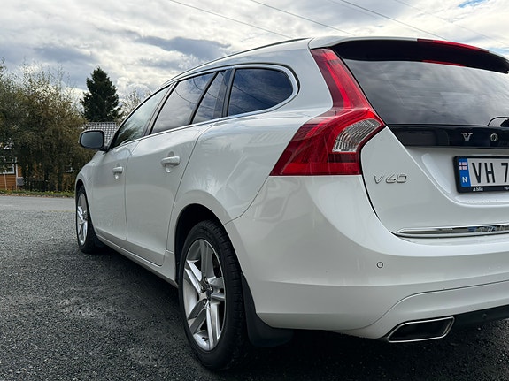 Volvo V60 14 of 30