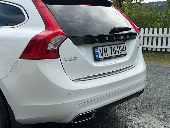 Volvo V60 8 of 30