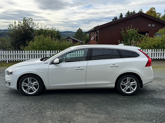 Volvo V60 9 of 30