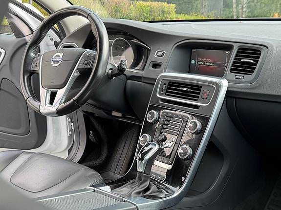 Volvo V60 22 of 30
