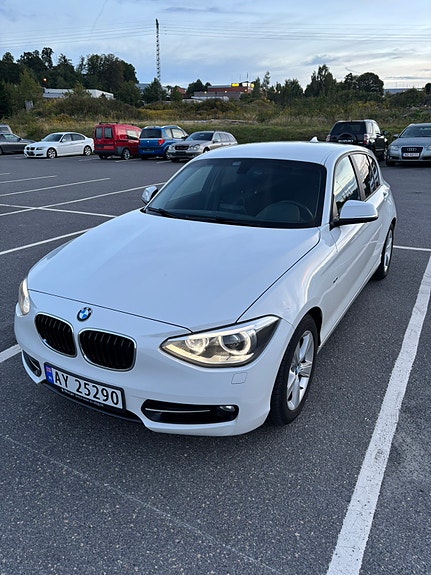 BMW 116d 2 of 8