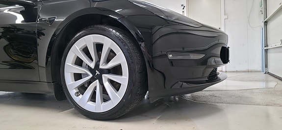 Tesla Model 3 10 of 20