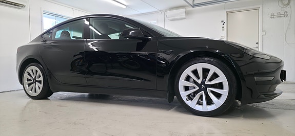 Tesla Model 3 8 of 20