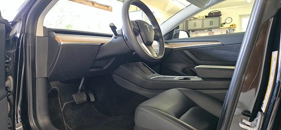 Tesla Model 3 14 of 20