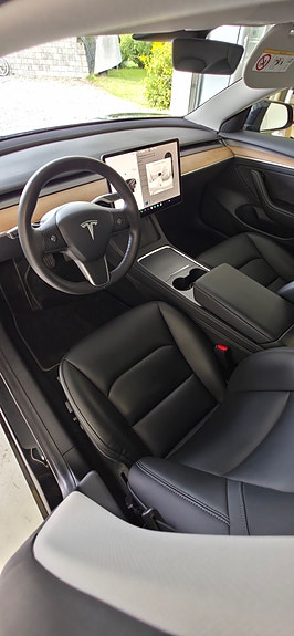 Tesla Model 3 13 of 20