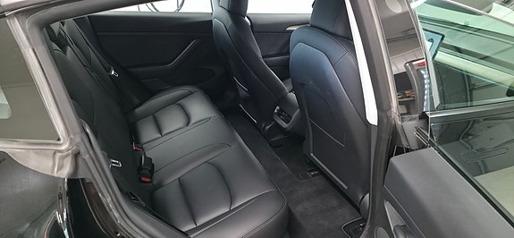 Tesla Model 3 19 of 20
