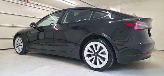 Tesla Model 3 9 of 20