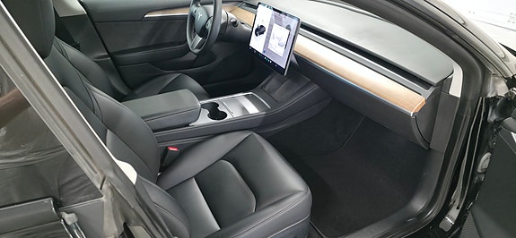 Tesla Model 3 20 of 20