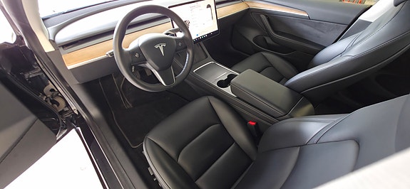 Tesla Model 3 12 of 20