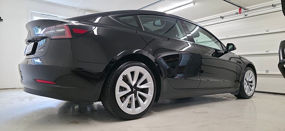 Tesla Model 3 7 of 20