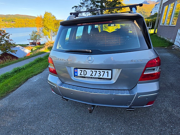 Mercedes-Benz GLK220 4 of 5