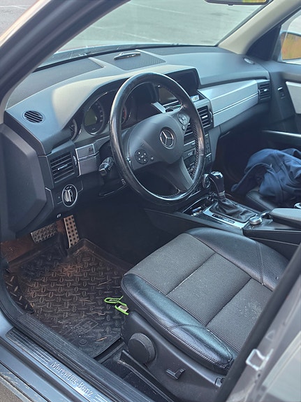 Mercedes-Benz GLK220 5 of 5