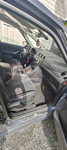 Ford S-MAX 7 of 27