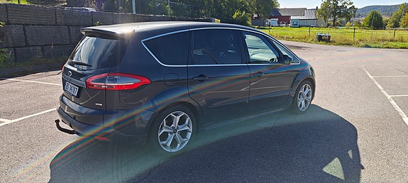Ford S-MAX 13 of 27