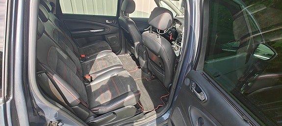Ford S-MAX 6 of 27