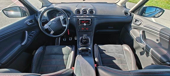 Ford S-MAX 18 of 27