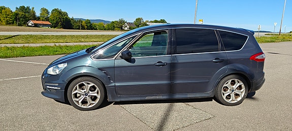 Ford S-MAX 16 of 27