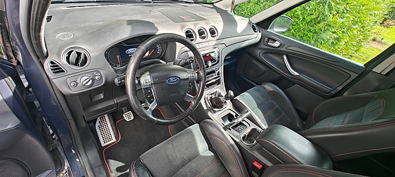 Ford S-MAX 11 of 27