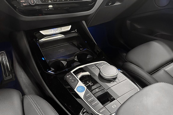 BMW iX3 12 of 30