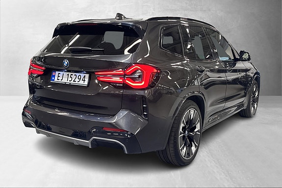 BMW iX3 6 of 30