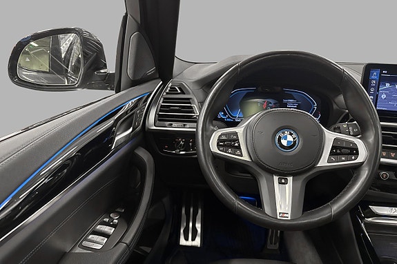 BMW iX3 13 of 30