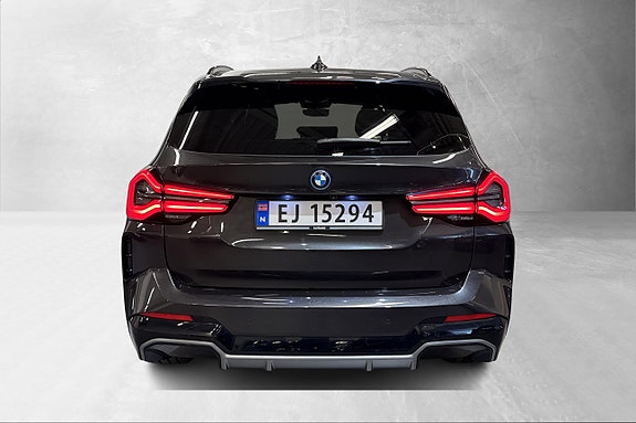 BMW iX3 5 of 30