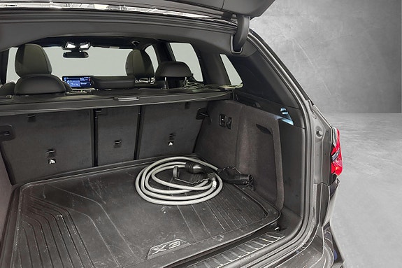BMW iX3 20 of 30