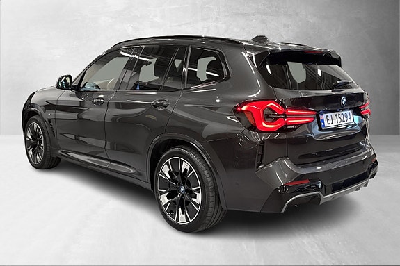 BMW iX3 4 of 30