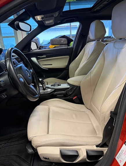 BMW 118d 11 of 13