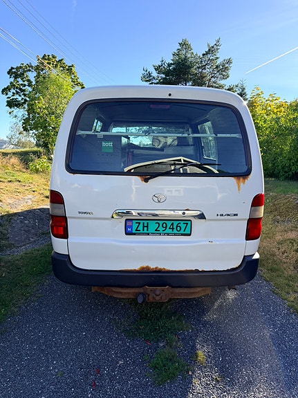 Toyota HiAce 5 of 19