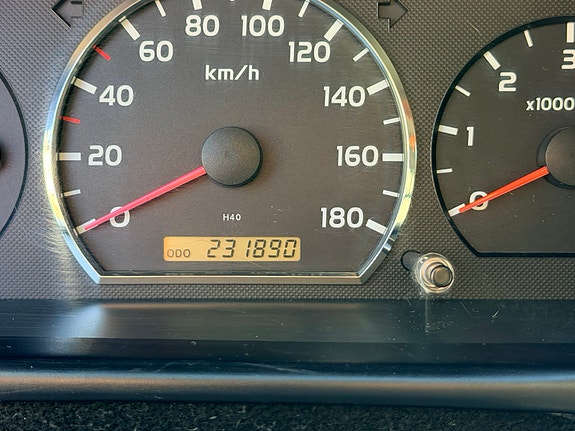 Toyota HiAce 10 of 19