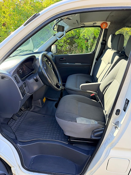 Toyota HiAce 9 of 19