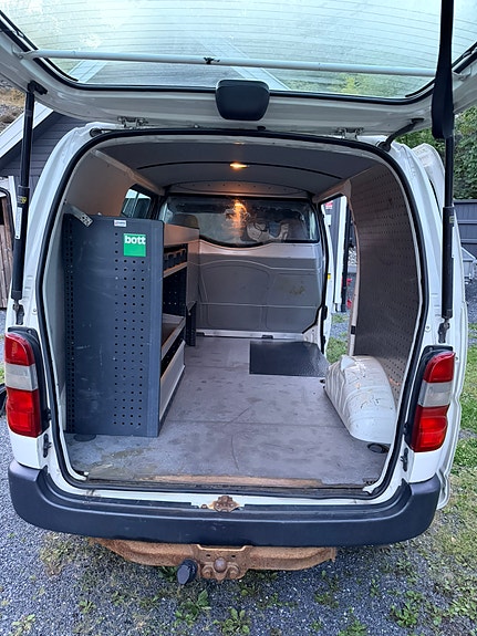 Toyota HiAce 11 of 19
