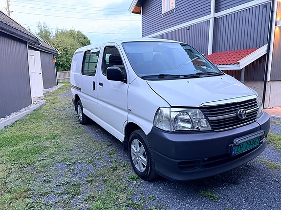 Toyota HiAce 18 of 19