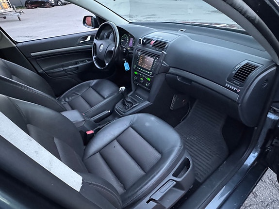 Skoda Octavia 17 of 27
